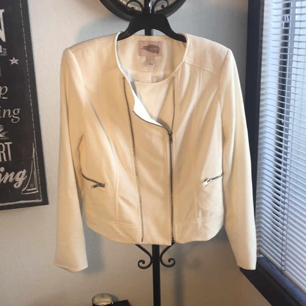 White Textured Zippered Blazer - Boss Blazer!!